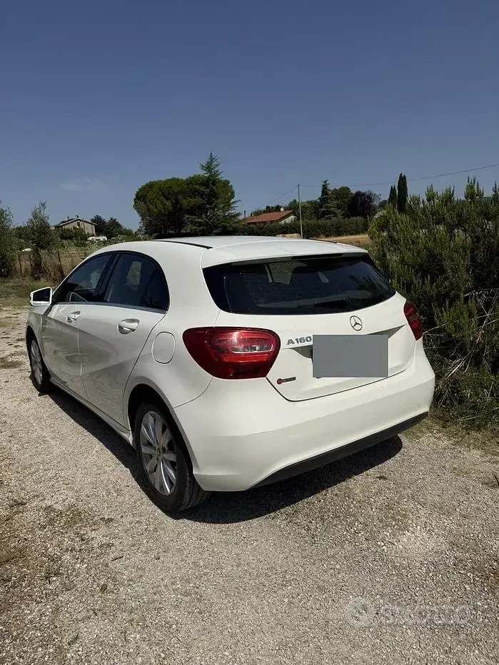 Usata Mercedes A160 90 CV (66 kW) 2017 Bianco Utilitaria