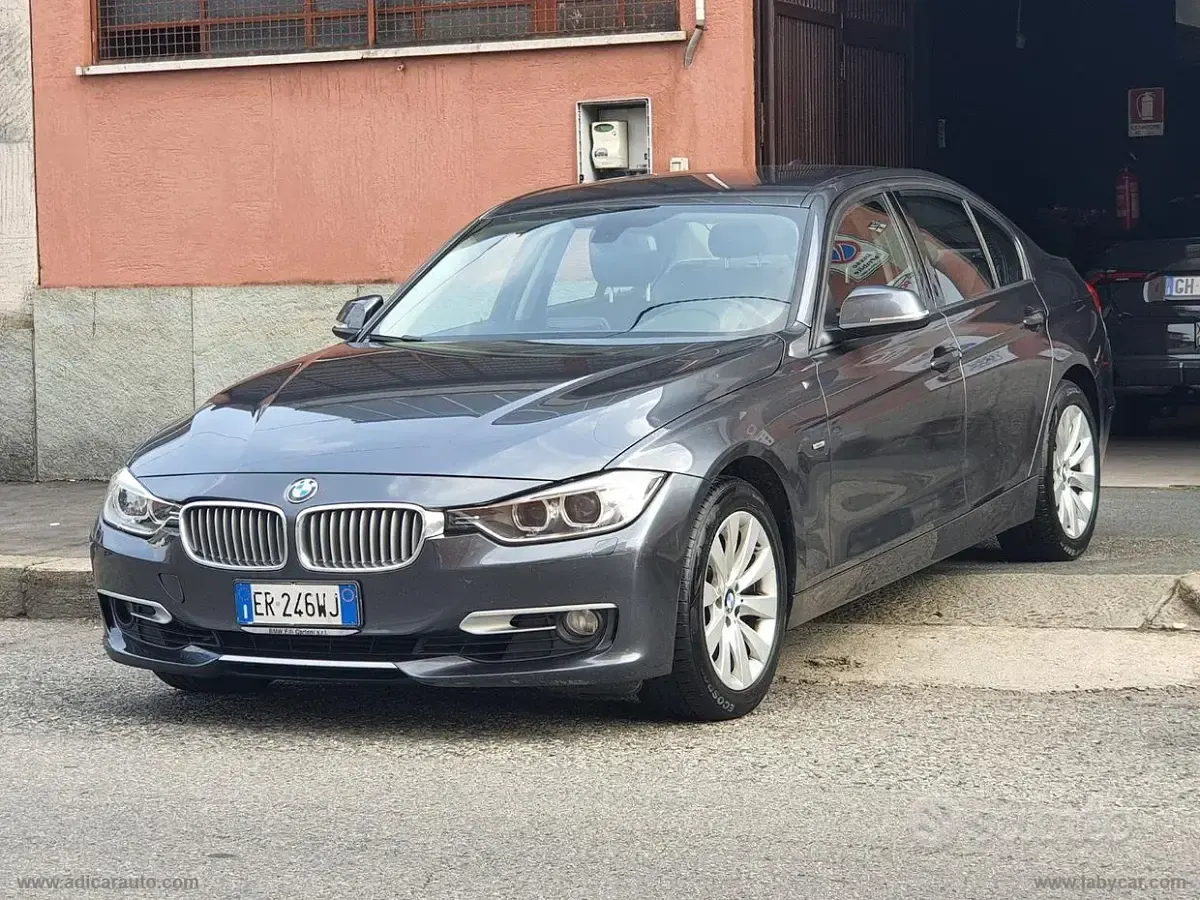 Usata BMW 330 258 CV (189 kW) 2013 Nero Berlina