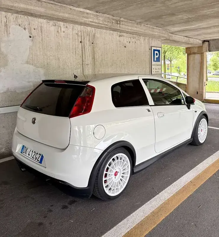 Usata Abarth Grande Punto 155 CV (114 kW) 2007 Utilitaria