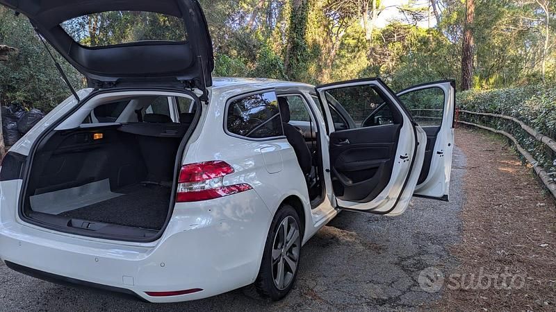 Usata Peugeot 308 SW Business-Line 131 CV (96 kW) 2019 Bianco Station wagon