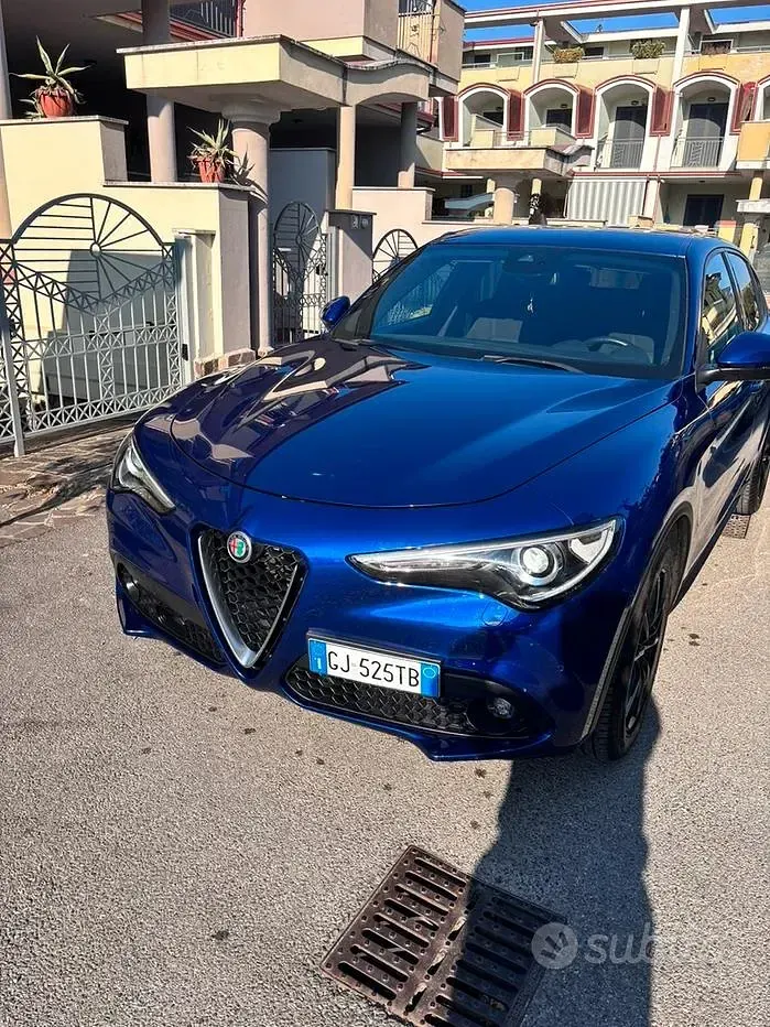 Usata Alfa Romeo Stelvio Super 200 CV (147 kW) 2022 Bluazzurro SUV