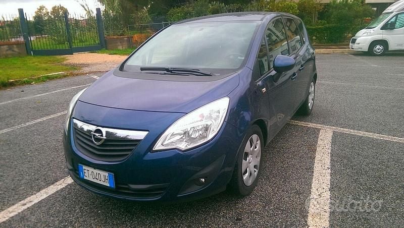 Usado Opel Meriva 110 CV (80 kW) 2013 Azul Monovolumen