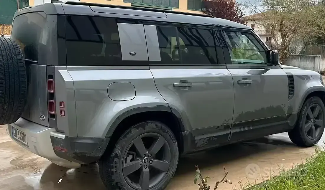 Usata Land Rover Defender 2023 Grigio SUV