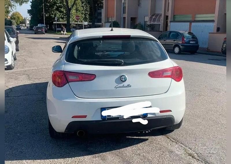 Usata Alfa Romeo Giulietta 2012 Bianco Utilitaria