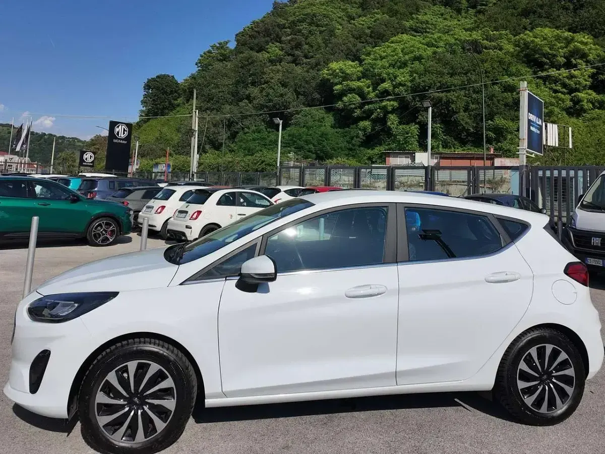 Usata Ford Fiesta Titanium 75 CV (55 kW) 2023 Bianco Utilitaria