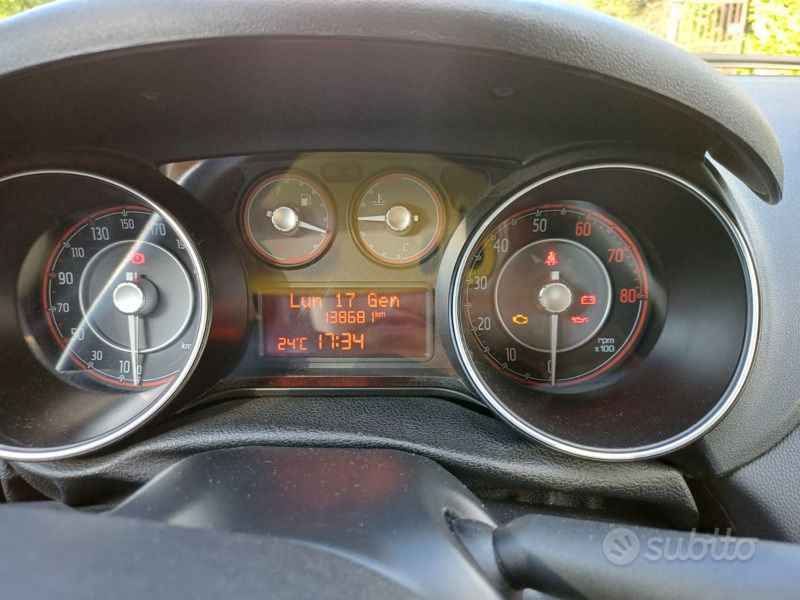 Usata Fiat Punto 69 CV (50 kW) 2013 Bianco Utilitaria