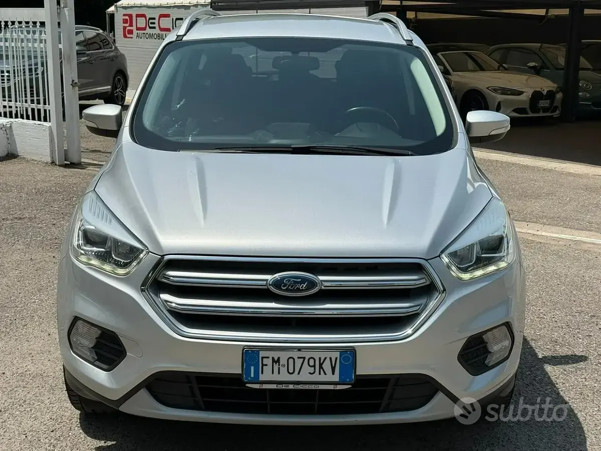Usata Ford Kuga Titanium 120 CV (88 kW) 2017 Grigio SUV