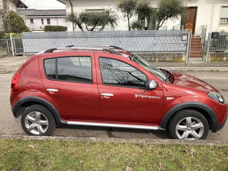 Usata Dacia Sandero Stepway 68 CV (50 kW) 2012 Berlina