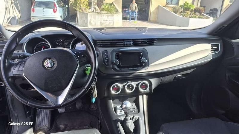 Usata Alfa Romeo Giulietta Distinctive 120 CV (88 kW) 2016 Utilitaria