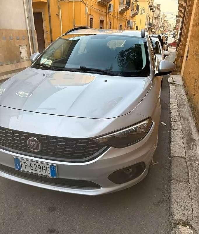 Usata Fiat Tipo Easy 95 CV (69 kW) 2018 Argento Station wagon