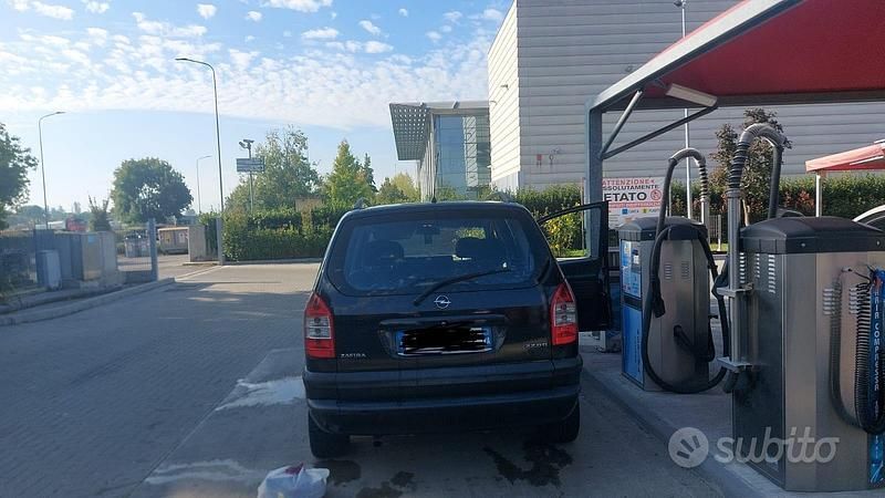 Usata Opel Zafira Elegance 125 CV (91 kW) 2003 Nero Monovolume