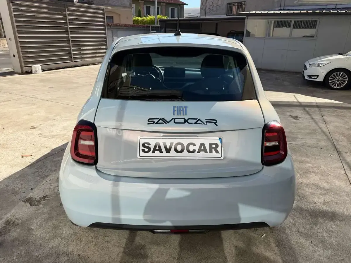Usata Fiat 500e Passion 42 kW (58 CV) 2020 Blu/azzurro Utilitaria
