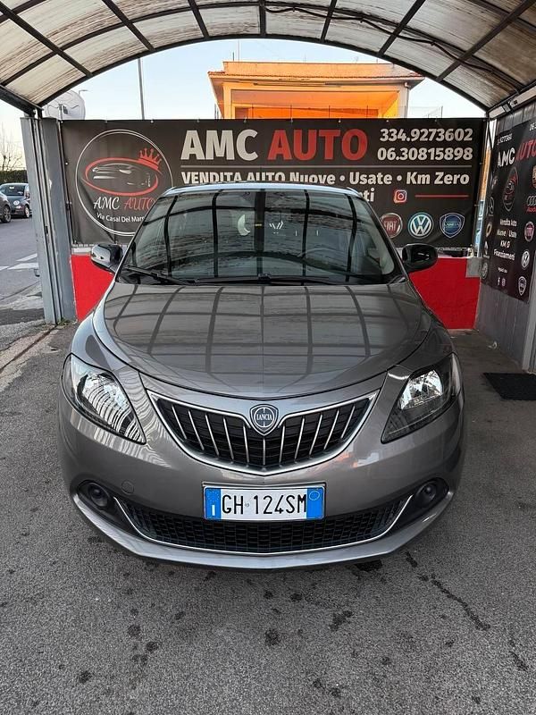 Usata Lancia Ypsilon Silver 69 CV (50 kW) 2022 Grigio Utilitaria