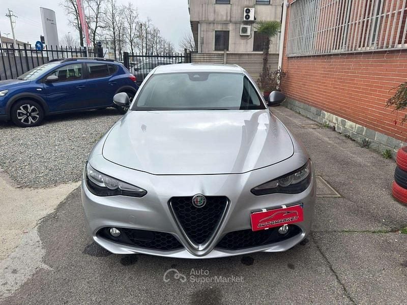 Usata Alfa Romeo Giulia 150 CV (110 kW) 2017 Grigio Berlina