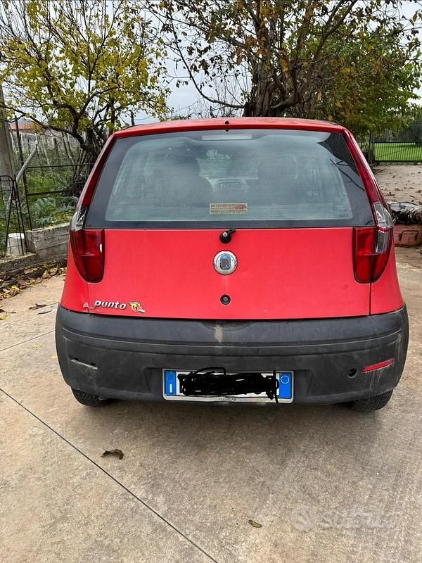 Usata Fiat Punto 69 CV (50 kW) 2007 Rosso Utilitaria