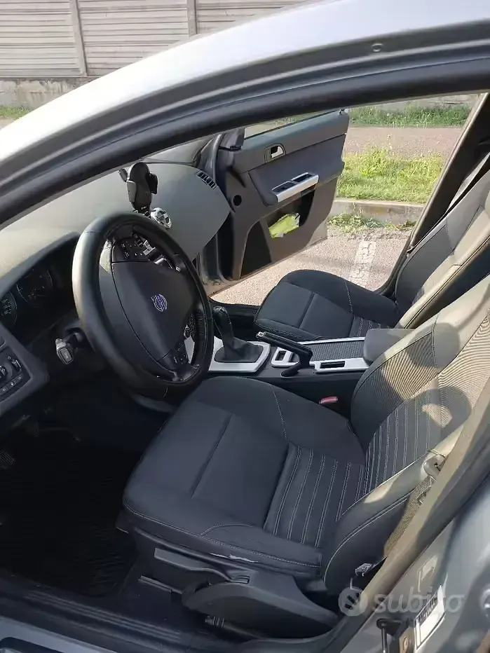 Usata Volvo V50 115 CV (84 kW) 2012 Grigio Station wagon