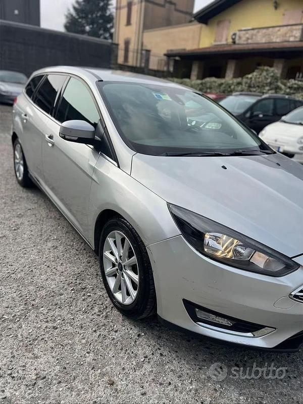 Usata Ford Focus Titanium 125 CV (91 kW) 2015 Grigio Station wagon