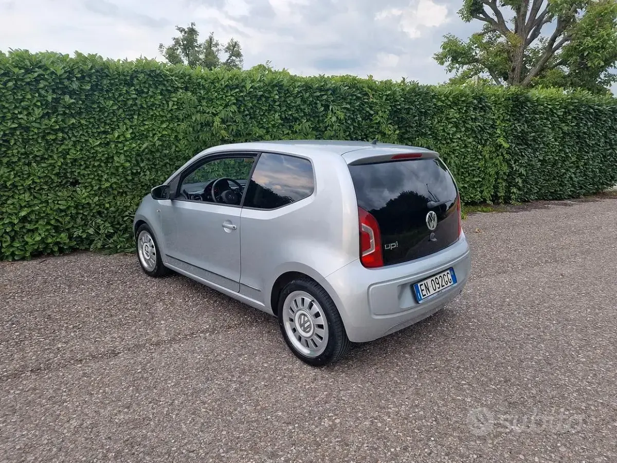 Usata VW up! 75 CV (55 kW) 2012 Grigio Utilitaria