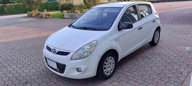 Usata Hyundai i20 Comfort 77 CV (56 kW) 2010 Utilitaria