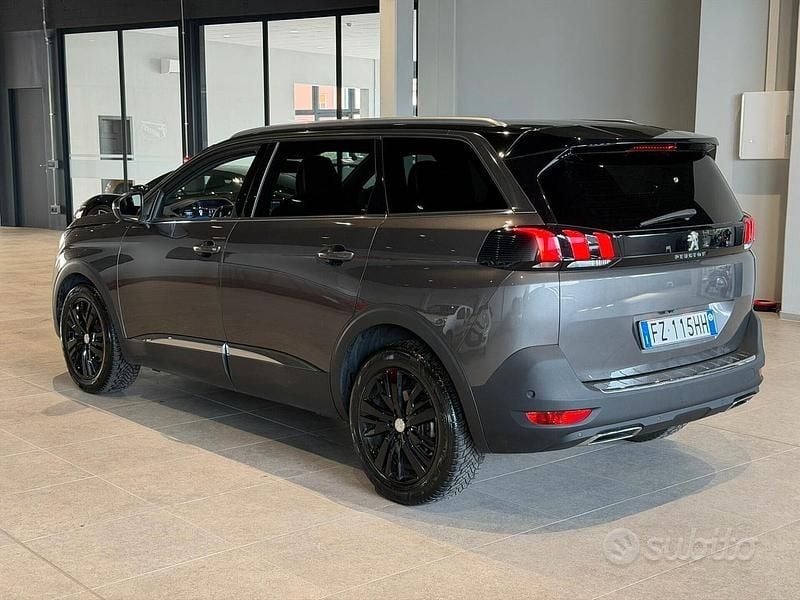 Usata Peugeot 5008 GT-line 131 CV (96 kW) 2019 Grigio SUV