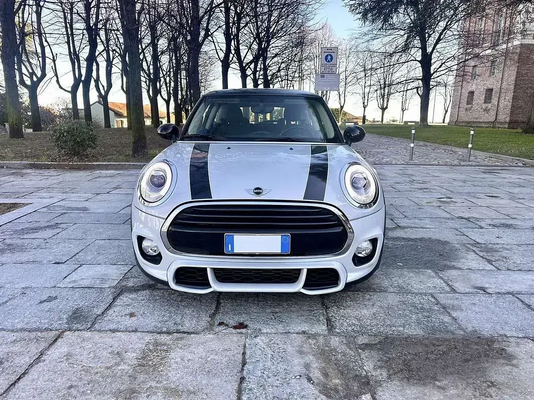 Usata Mini Cooper Hype 136 CV (100 kW) 2017 Argento Utilitaria