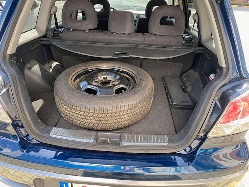 Usata Mitsubishi Outlander Comfort Edition 136 CV (100 kW) 2004 Blu/azzurro SUV