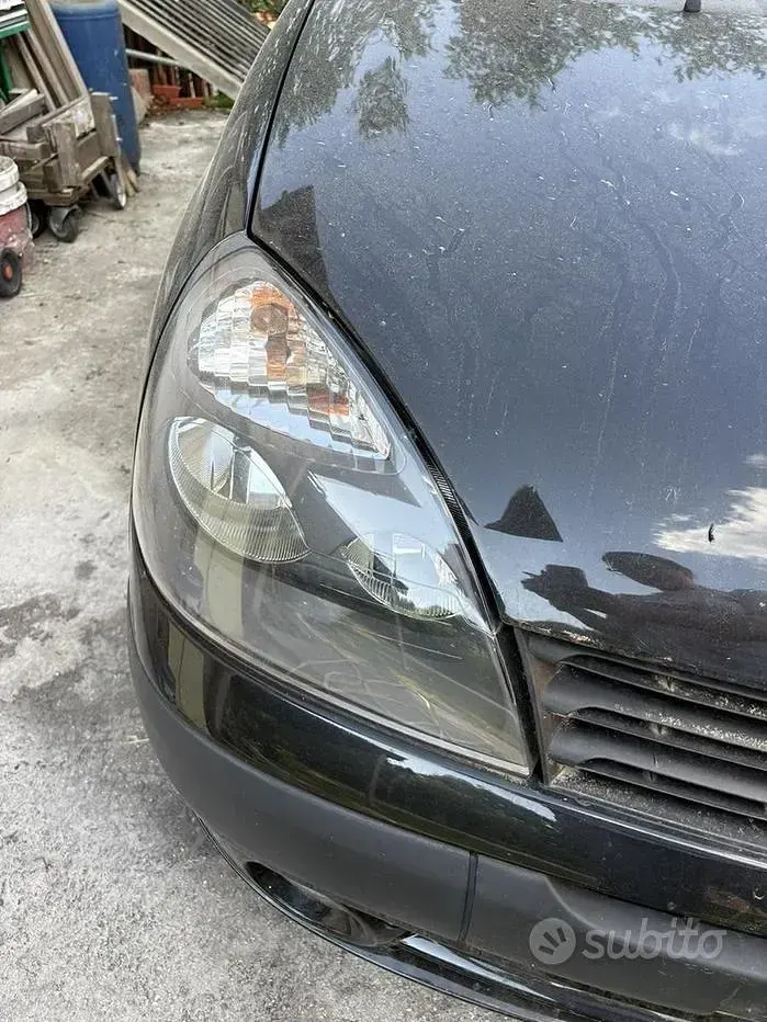 Usata Renault Clio II 75 CV (55 kW) 2003 Berlina