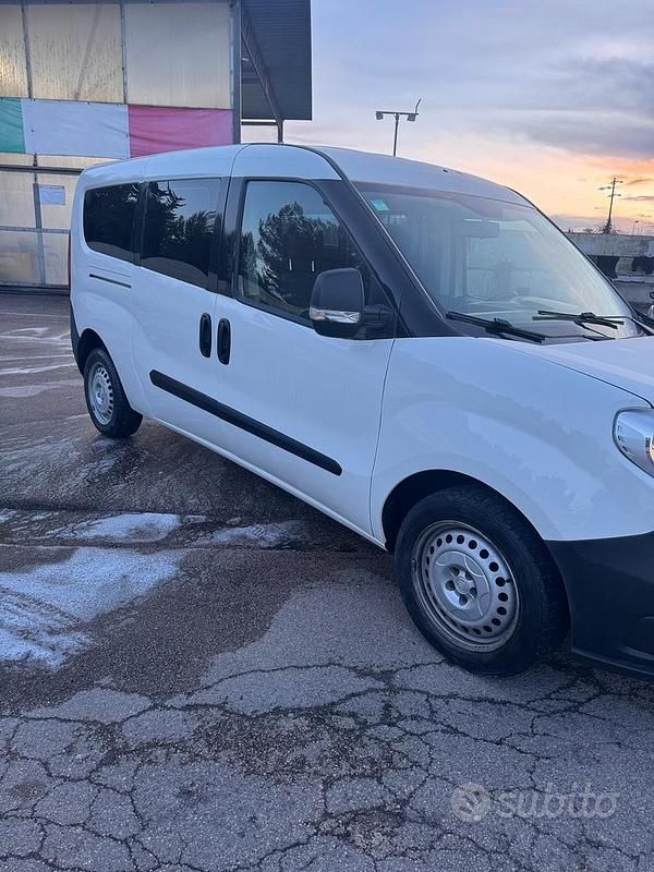 Usata Fiat Doblò 90 CV (66 kW) 2016 Monovolume