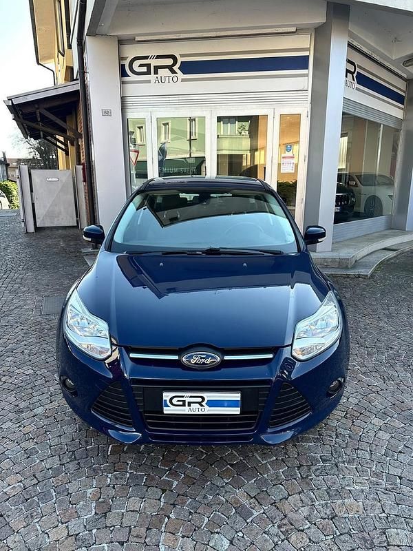 Usata Ford Focus Titanium 95 CV (69 kW) 2014 Blu Berlina