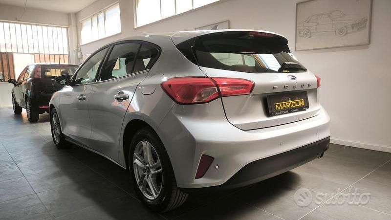 Occasion Ford Focus 120 ch (88 kW) 2020 Gris Berline
