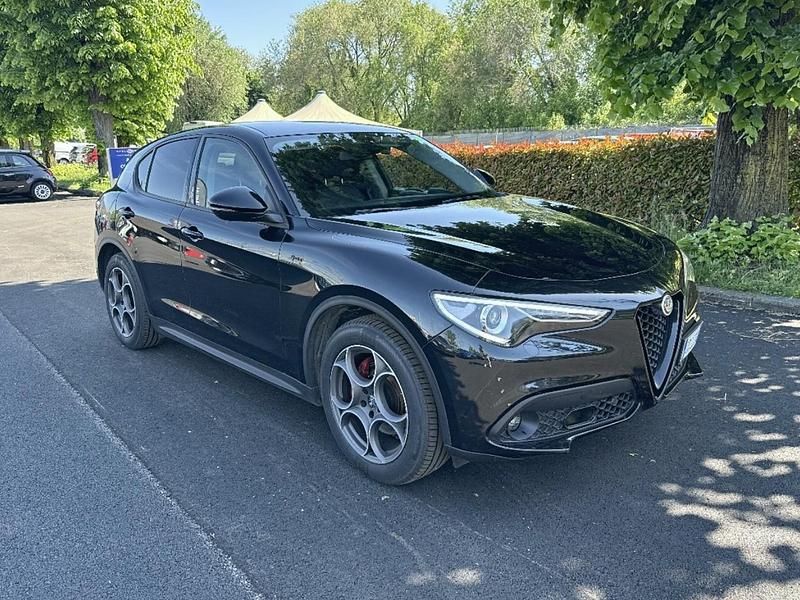 Usata Alfa Romeo Stelvio Sprint 190 CV (139 kW) 2021 Nero SUV