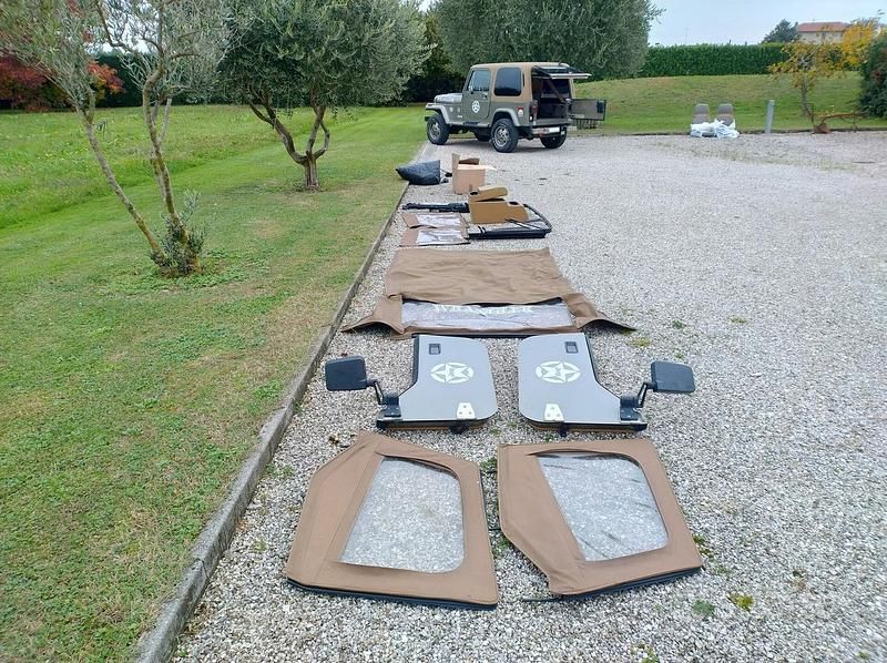 Usata Jeep Wrangler 117 CV (86 kW) 1988 Verde SUV