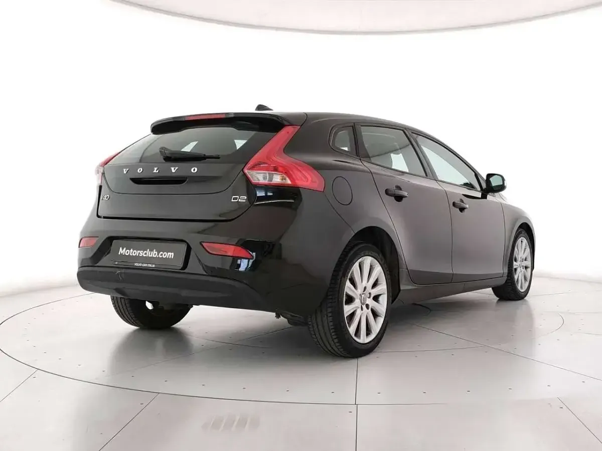 Usata Volvo V40 Business Edition 120 CV (88 kW) 2016 Nero Berlina