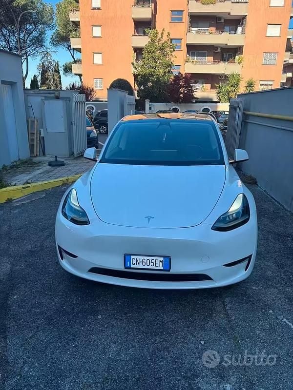 Usata Tesla Model Y 378 kW (514 CV) 2023 Bianco SUV