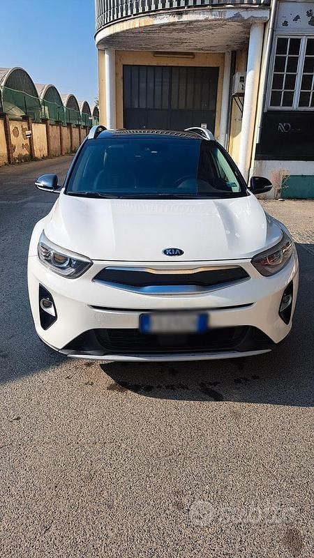 Bianco Usata 2018 Kia Stonic SUV | 9200 € (Ottimo prezzo) - Immagine 1/4