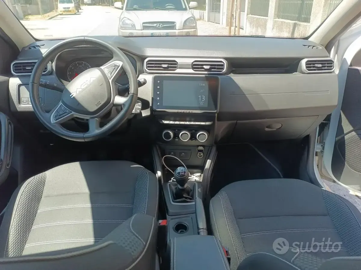 Usata Dacia Duster Journey 101 CV (74 kW) 2023 Bianco SUV