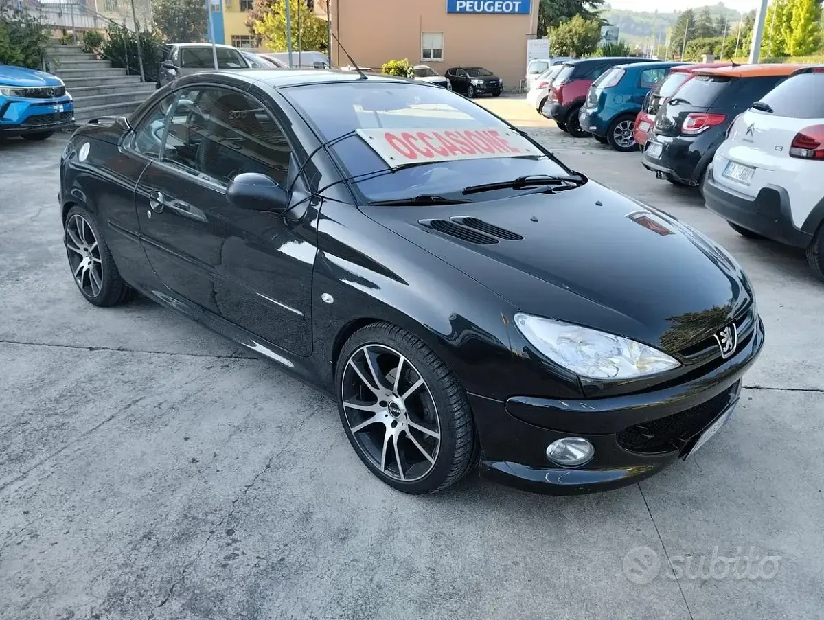 Usata Peugeot 206 CC RC 109 CV (80 kW) 2006 Nero Cabrio