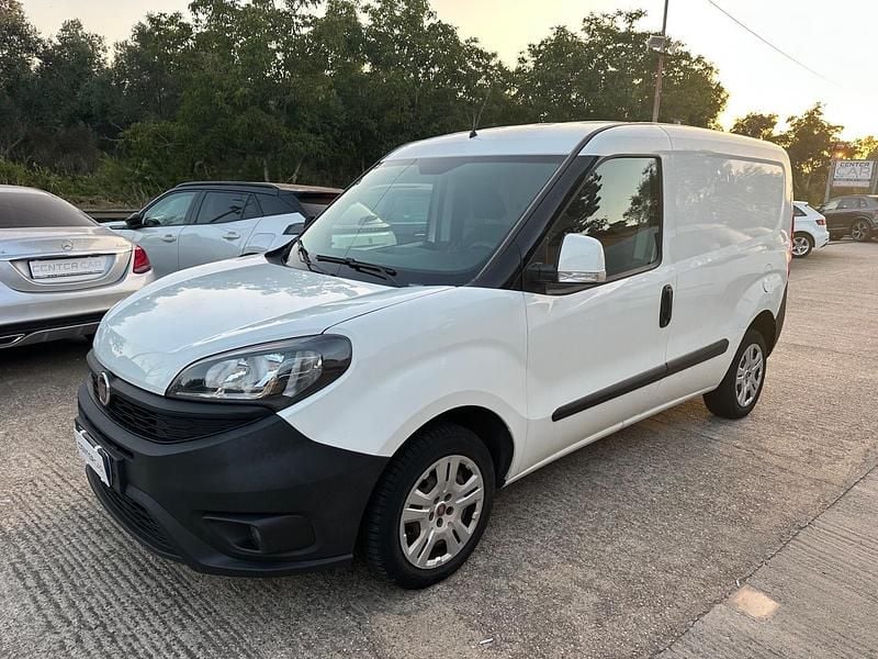 Usata Fiat Doblò 95 CV (69 kW) 2019 Bianco Monovolume