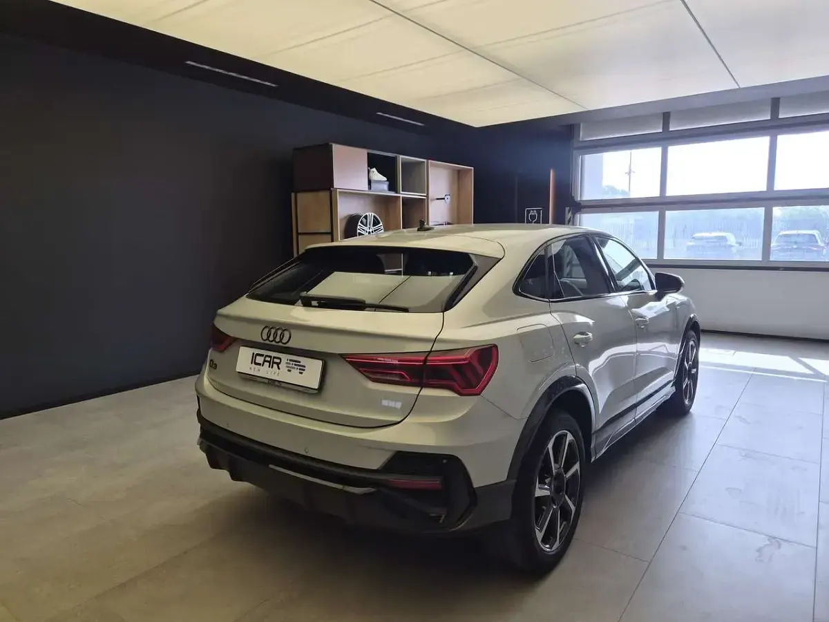 Usata Audi Q3 Sportback S-Line 150 CV (110 kW) 2023 Grigio [cc8] SUV