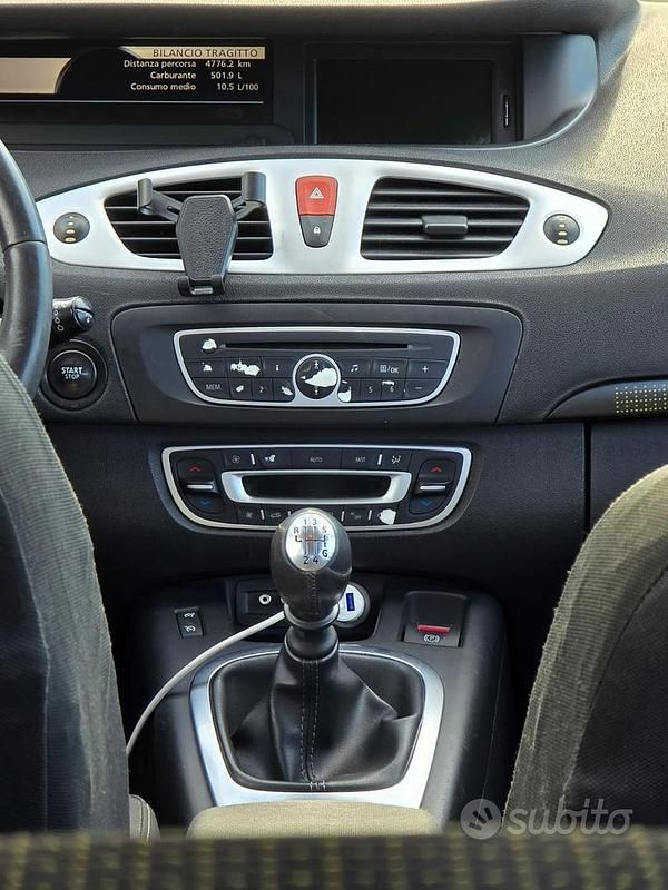 Usata Renault Scénic III XMOD 110 CV (80 kW) 2010 Monovolume