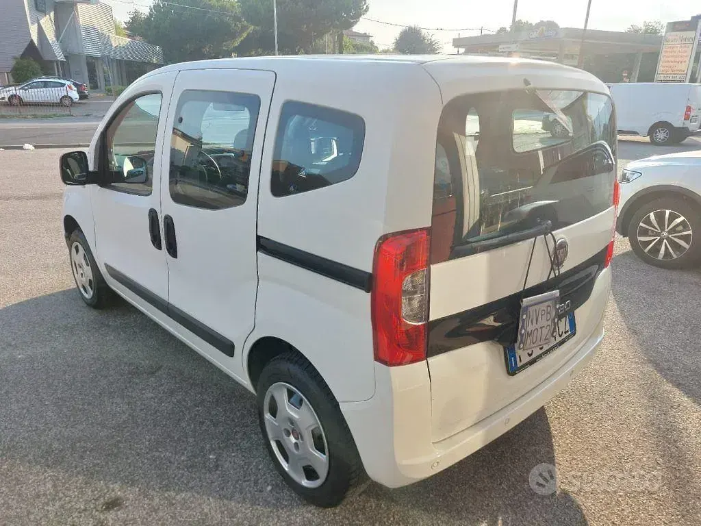 Usata Fiat Qubo Easy 77 CV (56 kW) 2018 Bianco pastello Monovolume