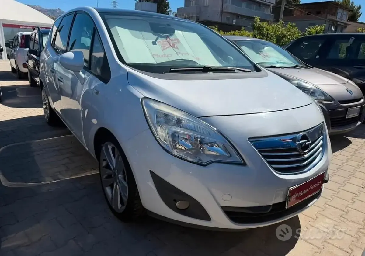 Usata Opel Meriva 110 CV (80 kW) 2011 Bianco Monovolume