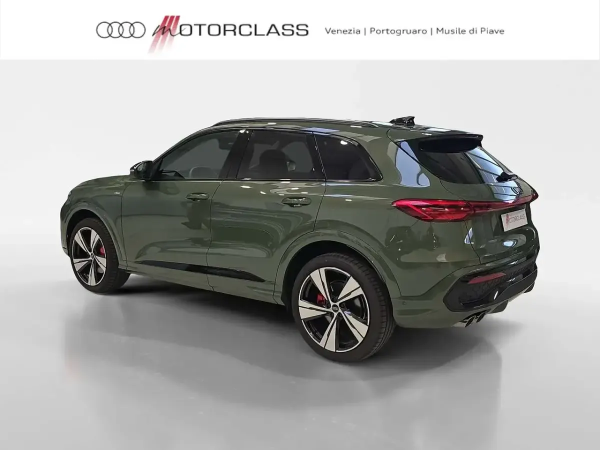 Nuova Audi Q5 S-Line 204 CV (150 kW) 2026 Verde distretto metallizzato SUV