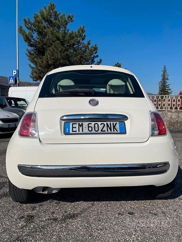 Usata Fiat 500 Lounge 69 CV (50 kW) 2012 Bianco Utilitaria