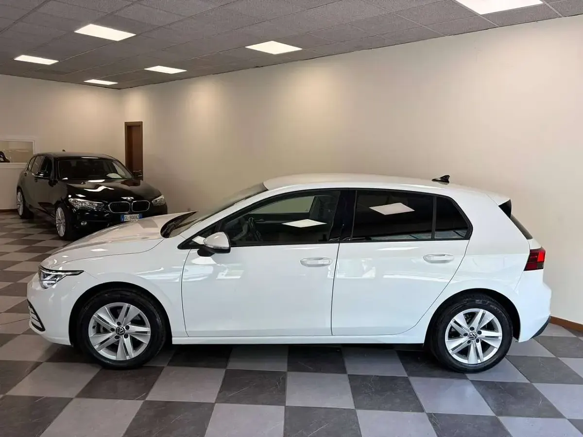 Usata VW Golf VIII Life 110 CV (80 kW) 2020 Bianco Berlina