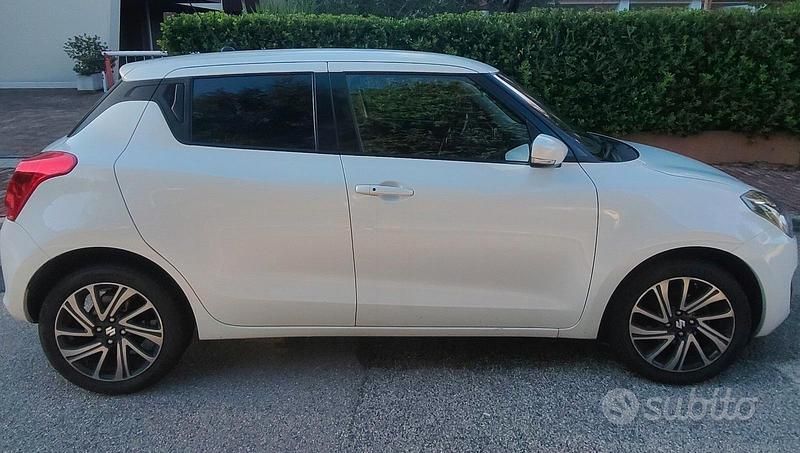 Usata Suzuki Swift 83 CV (61 kW) 2020 Bianco Utilitaria