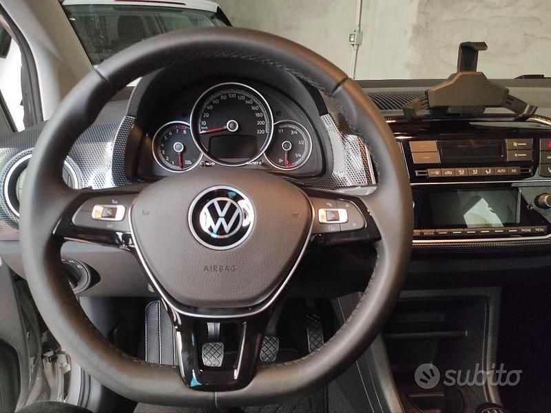 Usata VW up! move up! 68 CV (50 kW) 2021 Grigio Utilitaria