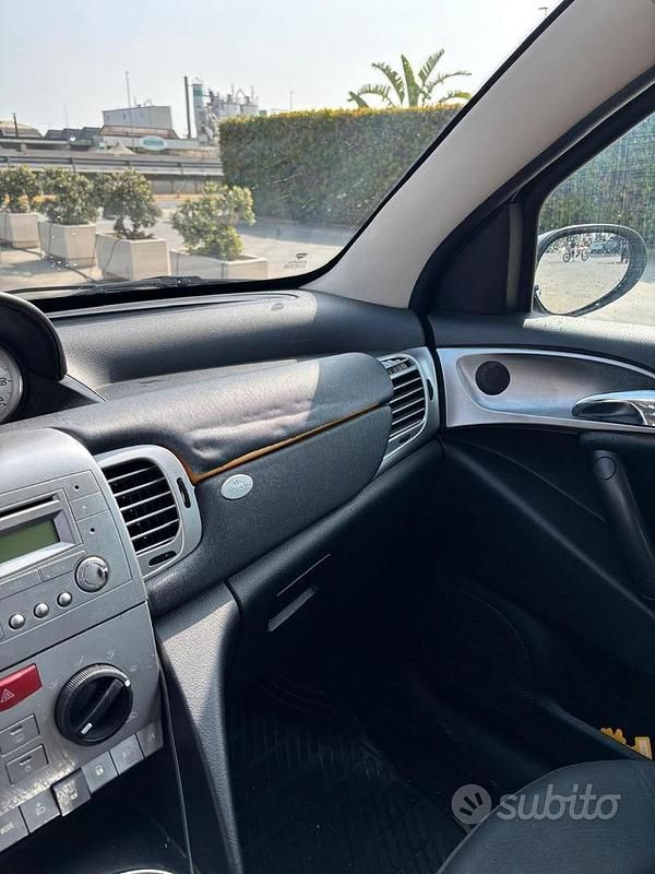 Usata Lancia Ypsilon 90 CV (66 kW) 2007 Nero Utilitaria