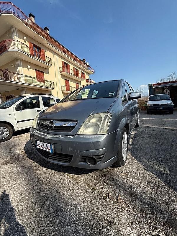 Usata Opel Meriva Cosmo 75 CV (55 kW) 2007 Grigio Monovolume