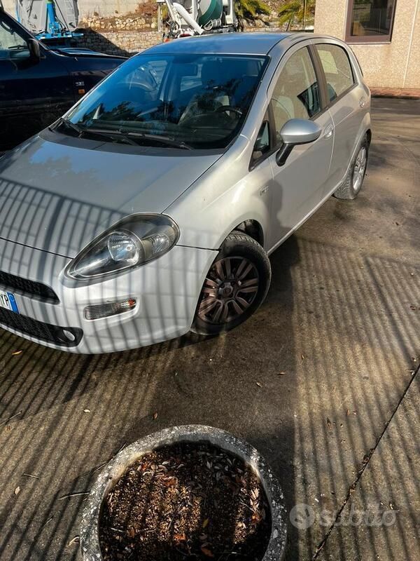 Usata 2024 Fiat Punto Due volumi | 4000 € (Super prezzo) - Immagine 1/1